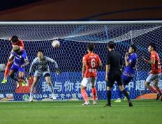 乐鱼体育-排球赛事中恒大战胜对手成功晋级