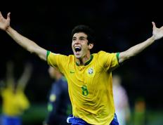 乐鱼体育-包含欧洲杯预选赛：球员展现强悍拼搏勇气的词条