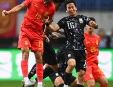 乐鱼官网-中国队在亚洲足球赛事中斩获冠军头衔