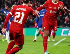 乐鱼app-关于荷兰战胜波兰，范戴克因头球甩开防守成为焦点的信息