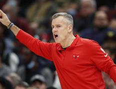 乐鱼体育网站入口-布雷斯特球队遭遇失利，球员们调整态度