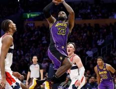 乐鱼体育网站入口-湖人遭遇奇才逆转，戴维斯投篮扣篮不中