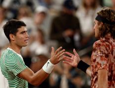 乐鱼官网-关于西班牙网球队完胜美国网球队，西西帕斯打破历史纪录的信息